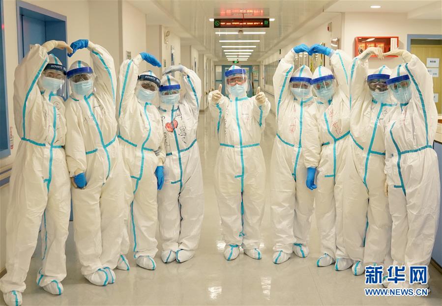(抗疫一線醫(yī)務(wù)人員英雄群體·圖文互動)(2)同濟(jì)醫(yī)院“尖刀連”:決戰(zhàn)在“新冠重癥高地”