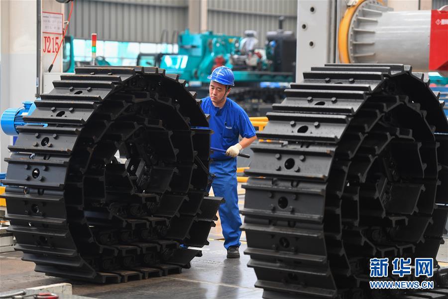 (落實(shí)“六穩(wěn)”“六保”企業(yè)見(jiàn)聞·圖文互動(dòng))(2)“智慧工廠”引領(lǐng)“生產(chǎn)節(jié)拍”——走進(jìn)山河智能一探究竟