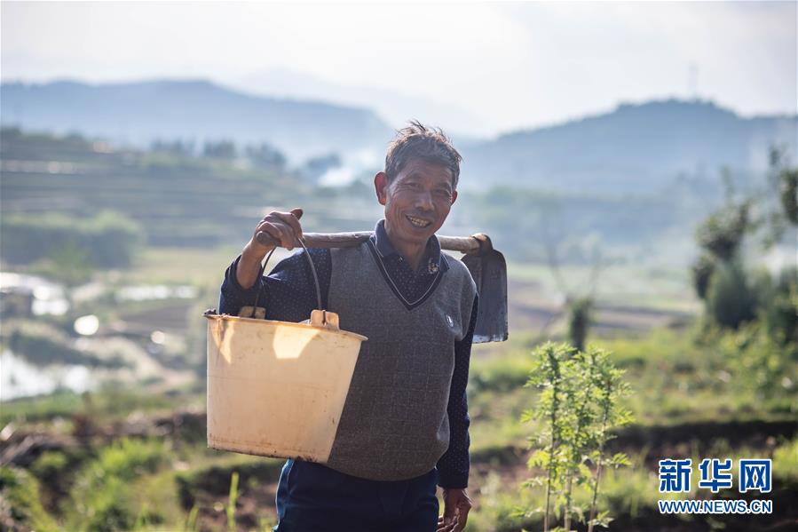 （新華全媒頭條&middot;決戰(zhàn)決勝脫貧攻堅(jiān)&middot;督戰(zhàn)未摘帽貧困縣&middot;圖文互動）（11）脫貧的歌聲&mdash;&mdash;云南直過民族和人口較少民族共入新時(shí)代