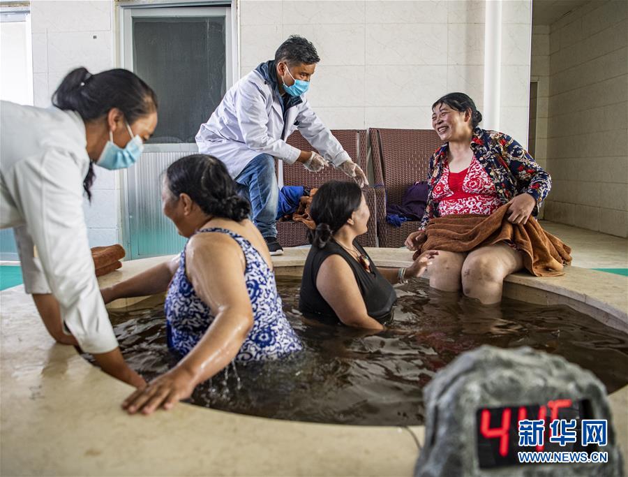 （新華全媒頭條&middot;走向我們的小康生活&middot;圖文互動(dòng)）（10）扎西德勒，我們的新家園&mdash;&mdash;西藏易地扶貧搬遷搬出幸福美好新生活