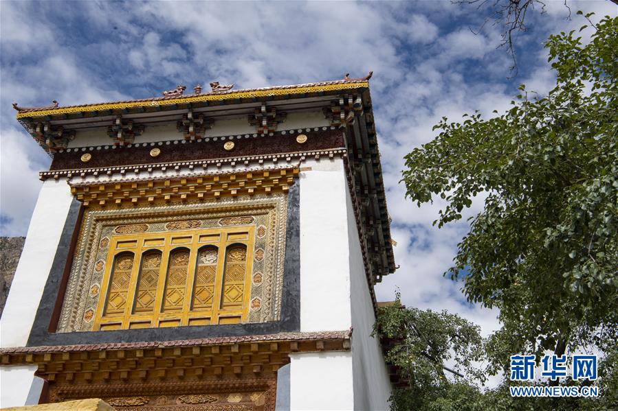 (西藏昌都解放70周年·圖文互動(dòng))(5)怒江峽谷深處:百年?yáng)|壩民居見(jiàn)證民族文化交流融合