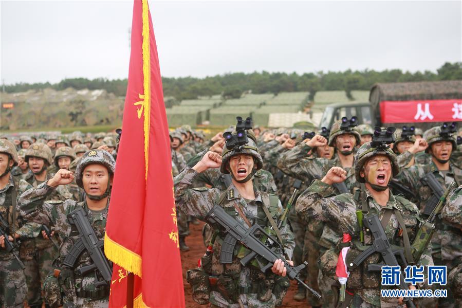 （在習(xí)近平強(qiáng)軍思想指引下&middot;我們?cè)趹?zhàn)位報(bào)告&middot;圖文互動(dòng)）（1）千里移防，鐵心跟黨走&mdash;&mdash;南部戰(zhàn)區(qū)陸軍第75集團(tuán)軍某紅軍旅政治建軍、練兵備戰(zhàn)記事