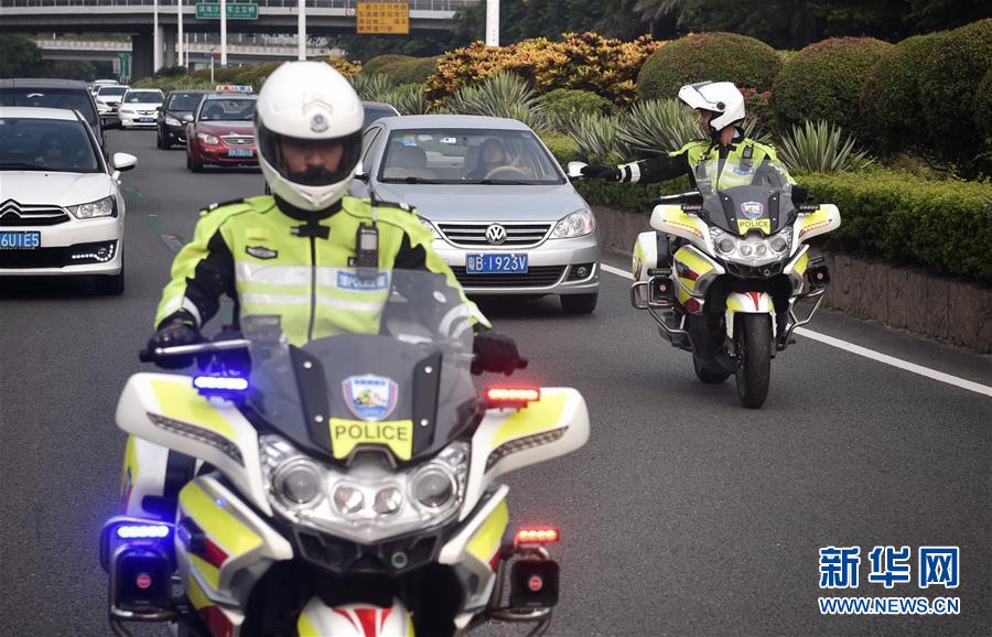 (深圳特區(qū)40年·圖文互動(dòng))(4)“智”行千里——特大城市交通治理的深圳樣板