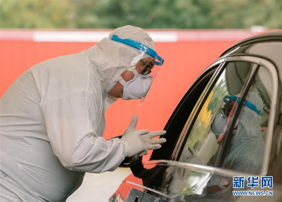 (國(guó)際疫情)(1)德總理呼吁民眾減少社交接觸避免疫情失控