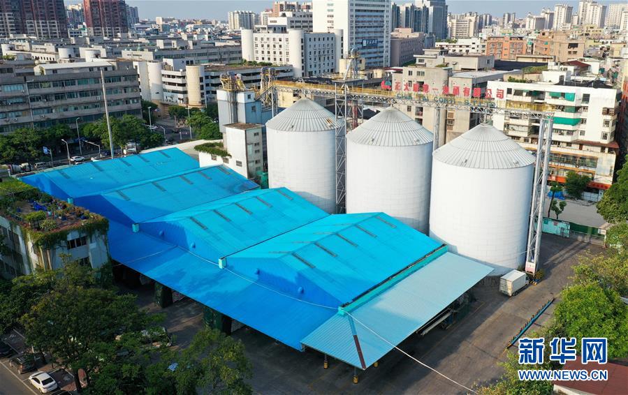 (在習(xí)近平新時代中國特色社會主義思想指引下——新時代新作為新篇章·習(xí)近平總書記關(guān)切事·圖文互動)(14)我家大門常打開——經(jīng)濟特區(qū)全方位對外開放故事