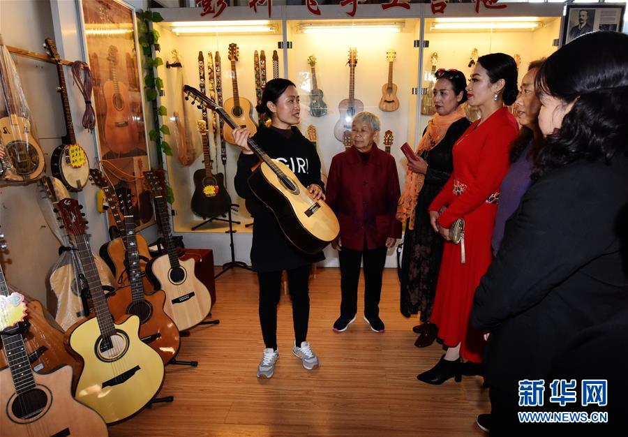 (全面建成小康社會(huì)“百城千縣萬(wàn)村調(diào)研行”·圖文互動(dòng))(3)河北周窩:“音樂小鎮(zhèn)”奏響鄉(xiāng)村振興協(xié)奏曲