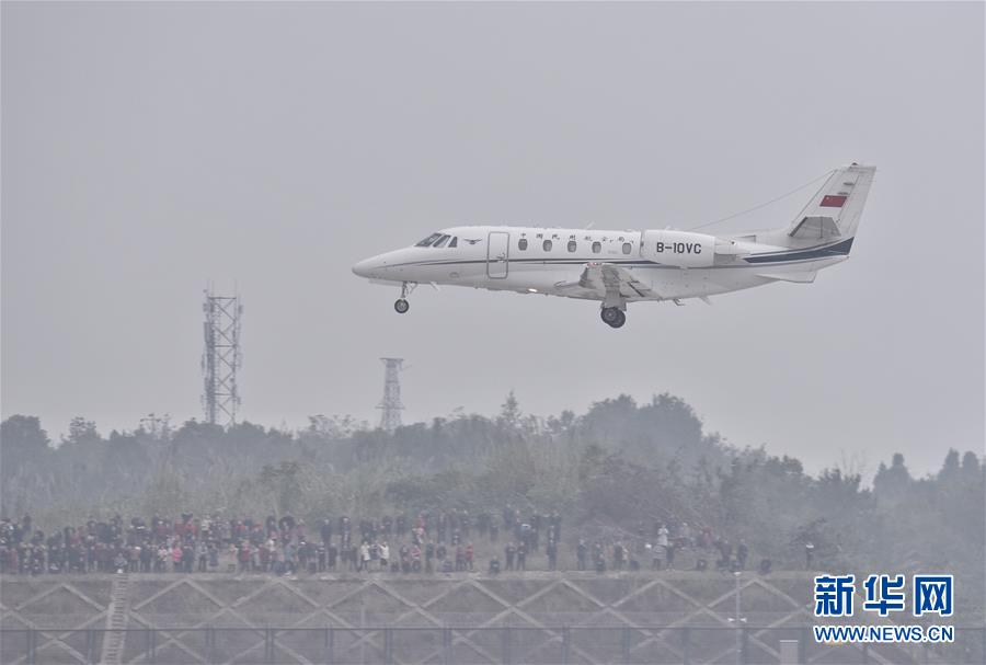 (經(jīng)濟(jì))(2)成都天府國(guó)際機(jī)場(chǎng)開(kāi)始校飛