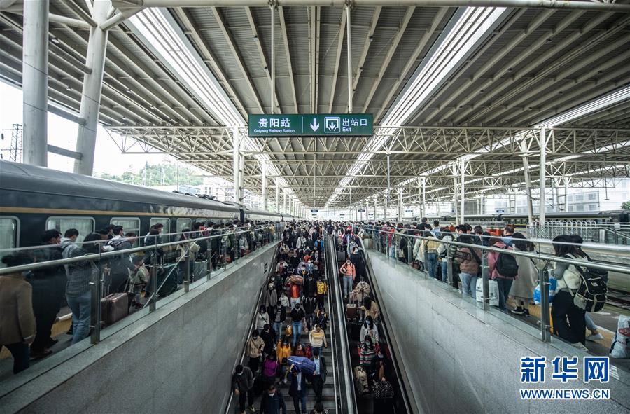 (新華全媒頭條·圖文互動(dòng))(2)海納百川共揚(yáng)帆——黨的十九大以來以習(xí)近平同志為核心的黨中央引領(lǐng)中國高水平對(duì)外開放紀(jì)實(shí)