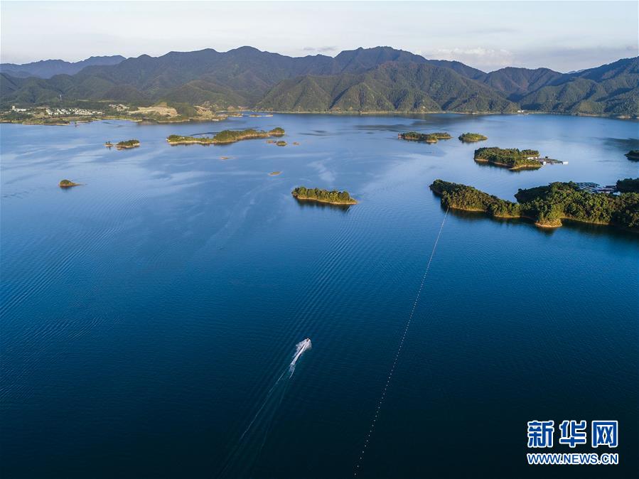 (新華全媒頭條·圖文互動)(9)歷史交匯點上的宏偉藍(lán)圖 ——《中共中央關(guān)于制定國民經(jīng)濟(jì)和社會發(fā)展第十四個五年規(guī)劃和二〇三五年遠(yuǎn)景目標(biāo)的建議》誕生記