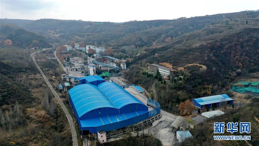 (新華網(wǎng))(1)陜西銅川“11·4”喬子梁煤礦事故4名遇難礦工遺體升井