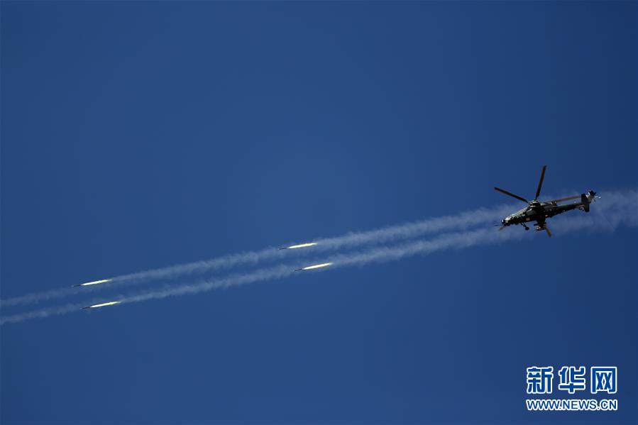 （在習近平強軍思想指引下&middot;我們在戰(zhàn)位報告&middot;圖文互動）（3）將強軍使命書寫在祖國的藍天上&mdash;&mdash;陸軍第77集團軍某陸航旅聚焦練兵備戰(zhàn)記事