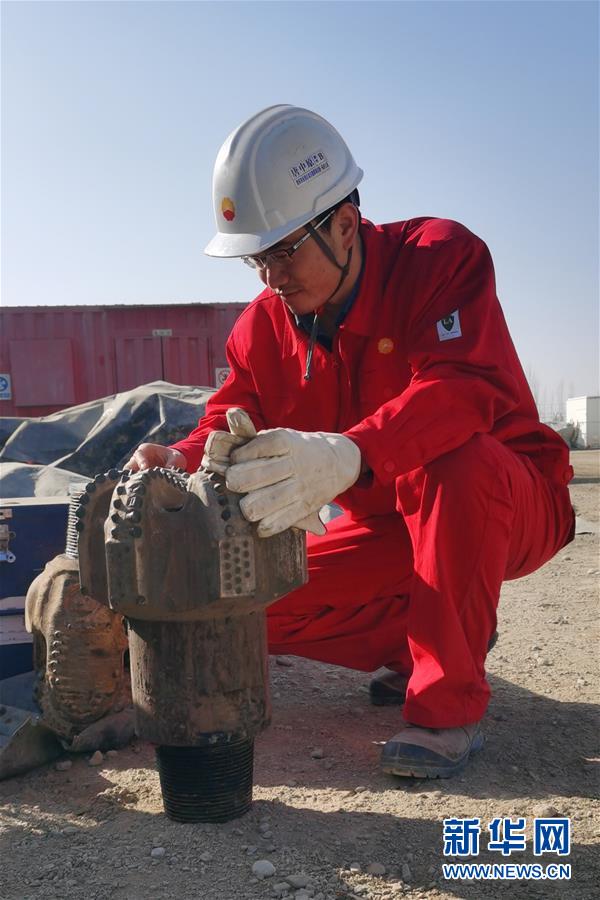 （青春的夢(mèng)想 青春的奮斗&middot;圖文互動(dòng)）（3）年輕，就要無(wú)悔擔(dān)當(dāng)&mdash;&mdash;青春在奉獻(xiàn)中閃光