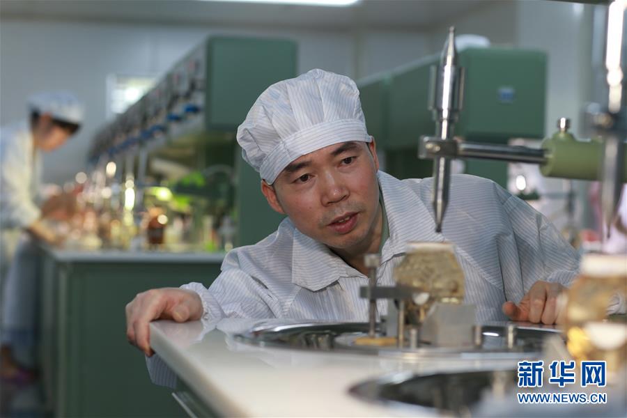 (在習(xí)近平強(qiáng)軍思想指引下·我們在戰(zhàn)位報告·圖文互動)(5)向著未來戰(zhàn)場沖鋒——國防科技大學(xué)科研創(chuàng)新記事