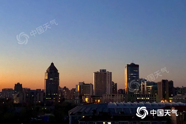 北京部分水域水面已結(jié)冰 今天陣風(fēng)仍達(dá)5~6級風(fēng)寒效應(yīng)明顯