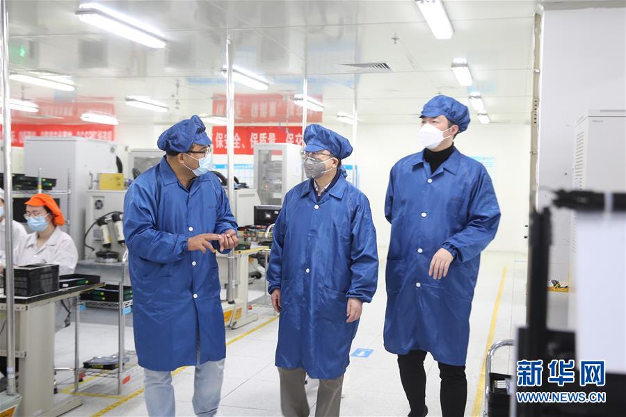 (代表委員履職·圖文互動)(1)“化危為機(jī)靠創(chuàng)新”——全國人大代表馬新強(qiáng)履職記