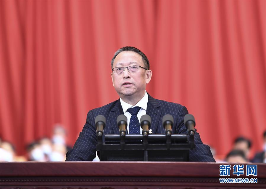 (兩會(huì)·政協(xié)開幕·XHDW)鄭建邦代表政協(xié)第十三屆全國(guó)委員會(huì)常務(wù)委員會(huì)作提案工作情況的報(bào)告
