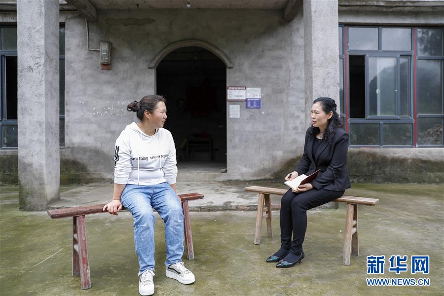 （兩會(huì)人物&middot;圖文互動(dòng)）（4）帶娃、賺錢兩不誤&mdash;&mdash;一位農(nóng)民工代表眼中的脫貧新工作