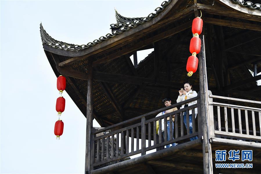 （新華全媒頭條&middot;圖文互動(dòng)）（20）從人民中汲取磅礴力量&mdash;&mdash;習(xí)近平總書(shū)記同出席2020年全國(guó)兩會(huì)人大代表、政協(xié)委員共商國(guó)是紀(jì)實(shí)