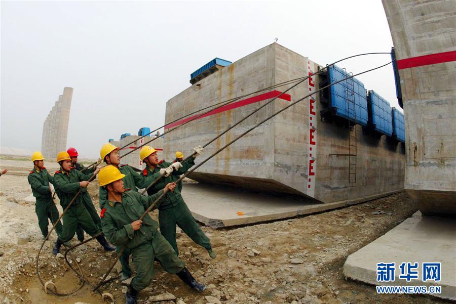 (圖文互動(dòng))(3)在共和國的豐碑上——聚焦重大國家工程中的人民子弟兵