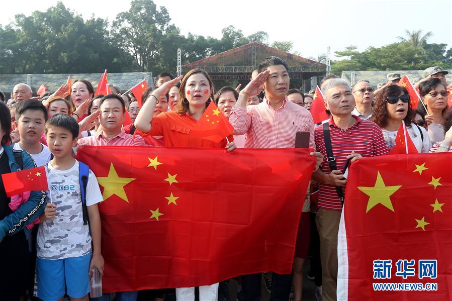 （圖文互動(dòng)）（1）&ldquo;我和我的祖國(guó)，一刻也不能分割&rdquo;&mdash;&mdash;解放軍駐香港部隊(duì)與市民共同慶祝國(guó)慶70周年見(jiàn)聞