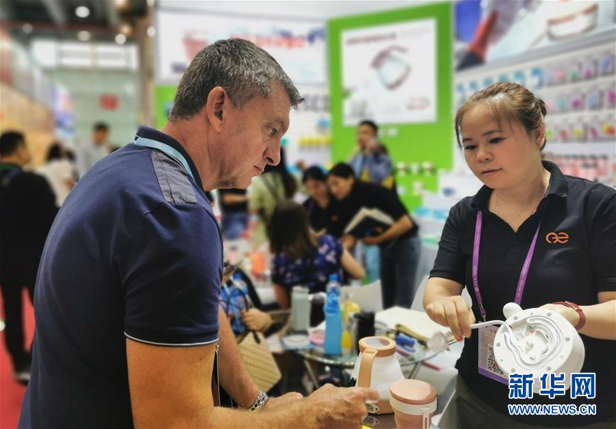 (在習(xí)近平新時(shí)代中國特色社會主義思想指引下——新時(shí)代新作為新篇章·總書記關(guān)切開放事·圖文互動(dòng))(3)老“廣交” 新“前沿”