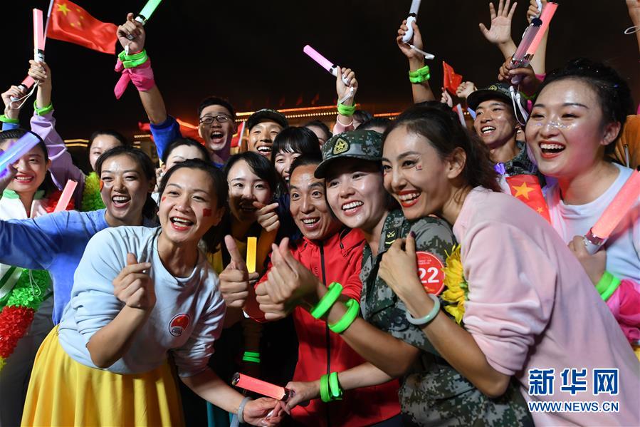 （新華全媒頭條&middot;圖文互動(dòng)）（9）彩云長在有新天&mdash;&mdash;黨的十九大以來以習(xí)近平同志為核心的黨中央關(guān)心推進(jìn)宣傳思想工作紀(jì)實(shí)