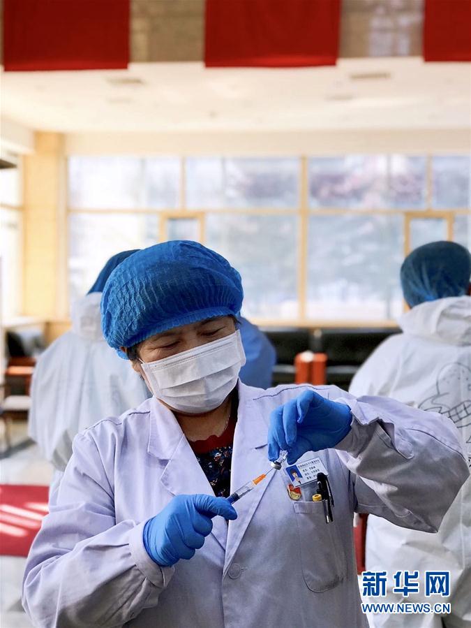 （在習(xí)近平新時(shí)代中國(guó)特色社會(huì)主義思想指引下&mdash;&mdash;新時(shí)代新作為新篇章&middot;習(xí)近平總書記關(guān)切事&middot;圖文互動(dòng)）（7）口罩擋不住你的美&mdash;&mdash;戰(zhàn)&ldquo;疫&rdquo;一線巾幗掠影