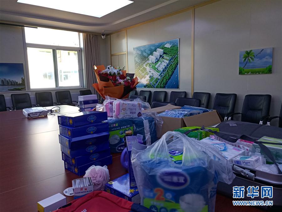 （在習(xí)近平新時(shí)代中國(guó)特色社會(huì)主義思想指引下&mdash;&mdash;新時(shí)代新作為新篇章&middot;習(xí)近平總書記關(guān)切事&middot;圖文互動(dòng)）（4）口罩擋不住你的美&mdash;&mdash;戰(zhàn)&ldquo;疫&rdquo;一線巾幗掠影