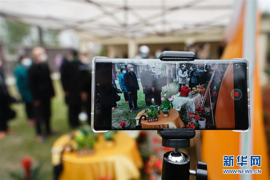 (在習近平新時代中國特色社會主義思想指引下——新時代新作為新篇章·習近平總書記關切事·圖文互動)(10)讓城市更聰明 讓經濟更智慧——各地加快形成數(shù)字新動能促經濟社會行穩(wěn)致遠