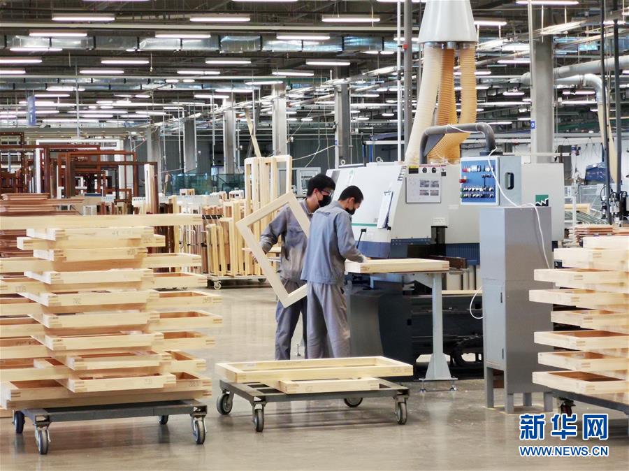 （在習(xí)近平新時(shí)代中國(guó)特色社會(huì)主義思想指引下&mdash;&mdash;新時(shí)代新作為新篇章&middot;習(xí)近平總書記關(guān)切事&middot;圖文互動(dòng)）（2）陽光總在風(fēng)雨后&mdash;&mdash;中小企業(yè)在疫情中迎難而上