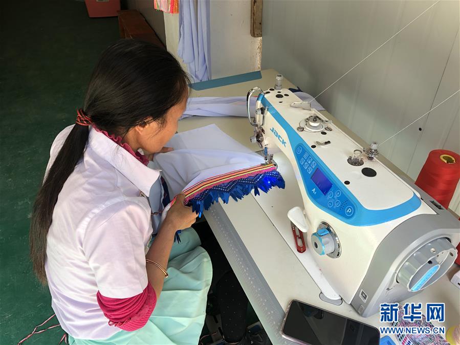 (新華全媒頭條·圖文互動)(9)春天里的5個“戰(zhàn)貧”瞬間——習近平總書記關(guān)于脫貧攻堅決策部署指引攻克最后的深貧堡壘