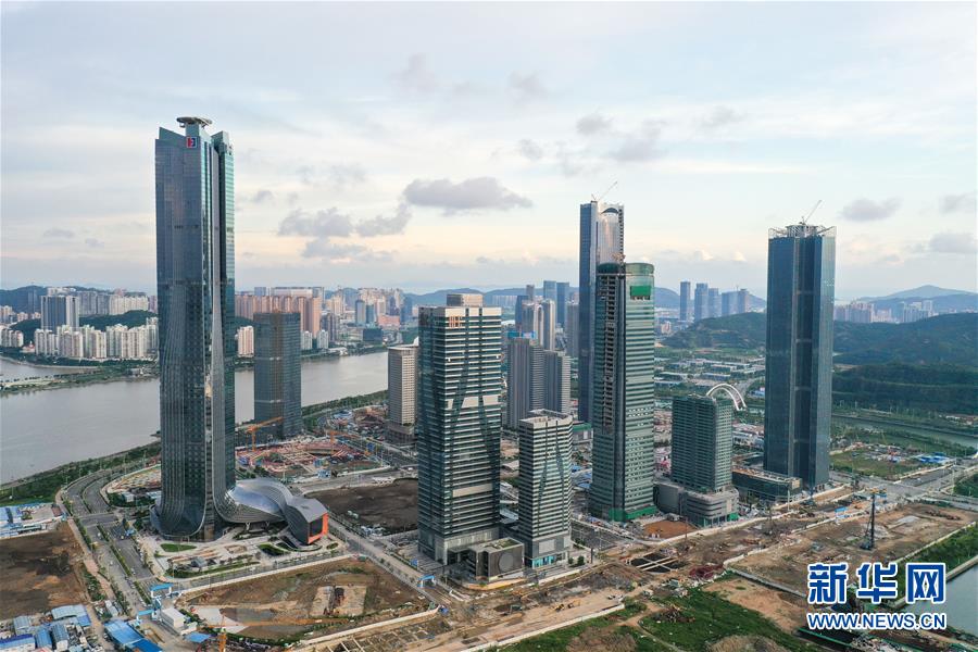 (在習(xí)近平新時(shí)代中國(guó)特色社會(huì)主義思想指引下——新時(shí)代新作為新篇章·習(xí)近平總書(shū)記關(guān)切事·圖文互動(dòng))(13)我家大門(mén)常打開(kāi)——經(jīng)濟(jì)特區(qū)全方位對(duì)外開(kāi)放故事