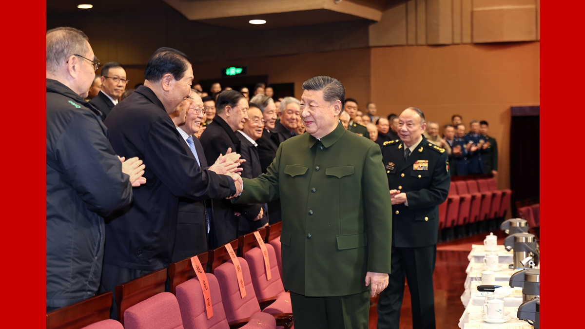 中央軍委舉行慰問駐京部隊老干部迎新春文藝演出 習(xí)近平向全軍老同志祝賀新春