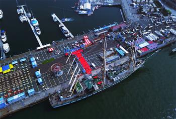 俄羅斯大帆船&ldquo;帕拉達(dá)&rdquo;號(hào)訪問青島