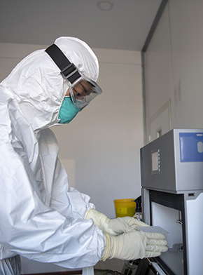 &ldquo;90后&rdquo;檢驗員張慧變：每個樣本都是一份沉甸甸的責(zé)任