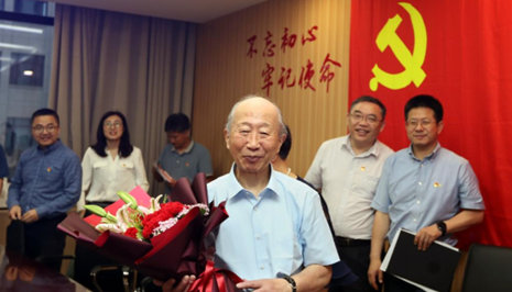 新黨員陳振新：&ldquo;雖已耄耋，紅心向黨！&rdquo;