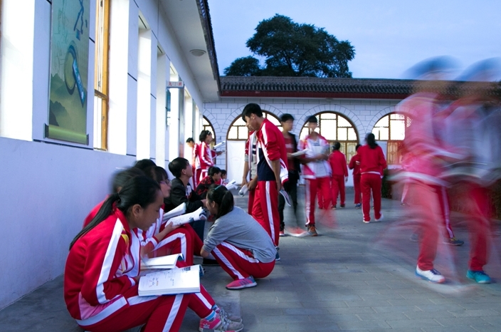 【網(wǎng)絡媒體走轉改】憶長征 續(xù)傳奇：隴原大地打響扶貧攻堅戰(zhàn)