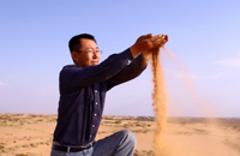 張應(yīng)龍：&ldquo;防沙&rdquo;變&ldquo;用沙&rdquo; 沙漠結(jié)果實(shí)