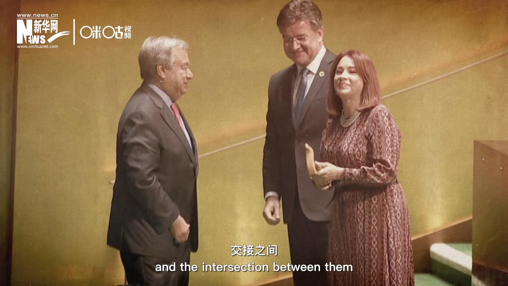 一起一落，交接之間，除了莊嚴(yán)的儀式感，更是使命的傳承。