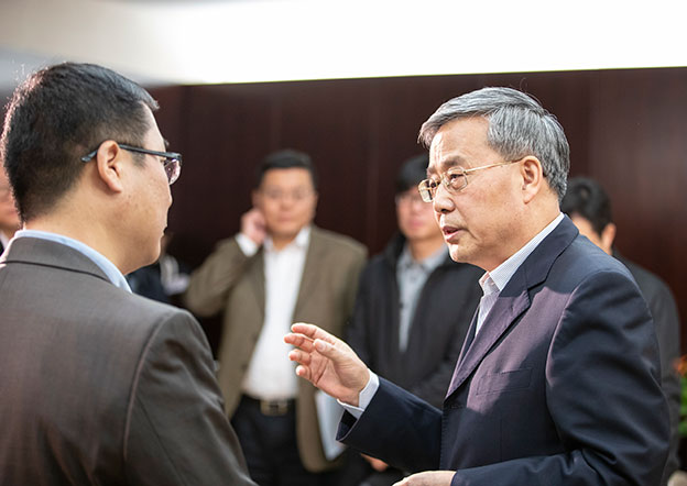 讓銀行業(yè)金融機構(gòu)愿意做、能夠做、也會做民營企業(yè)業(yè)務