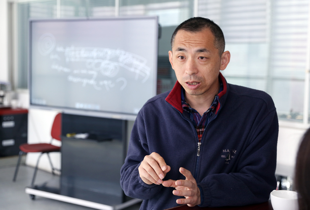 在黑洞的最中心，是平行宇宙的另外一個入口