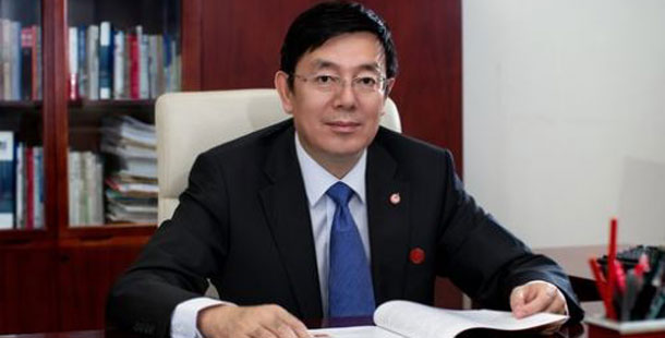 中航飛機(jī)董事長(zhǎng)、分黨組書記方玉峰&mdash;&mdash;中航飛機(jī)要想同國(guó)際航空產(chǎn)業(yè)強(qiáng)者過(guò)招，必須與市場(chǎng)全面接軌，逐步褪去傳統(tǒng)國(guó)有企業(yè)的&ldquo;光環(huán)&rdquo;。這就要求我們?nèi)ν七M(jìn)企業(yè)改革，利用上市平臺(tái)，建立先進(jìn)的法人治理結(jié)構(gòu)，建立高效的、敏捷反應(yīng)的價(jià)值創(chuàng)造主體。