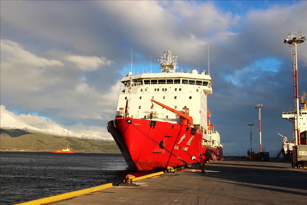 &ldquo;雪龍&rdquo;號(hào)離開烏斯懷亞駛向南極(高清)