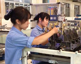 見過(guò)發(fā)動(dòng)機(jī)是如何裝配的嗎？