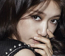 女星波浪卷發(fā)美著呢！