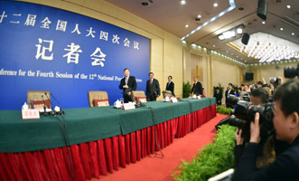 尚福林、劉士余、項俊波等步入會場