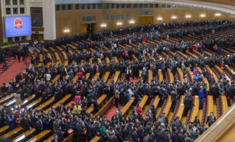 閉幕會(huì)結(jié)束后，代表離開會(huì)場(chǎng)