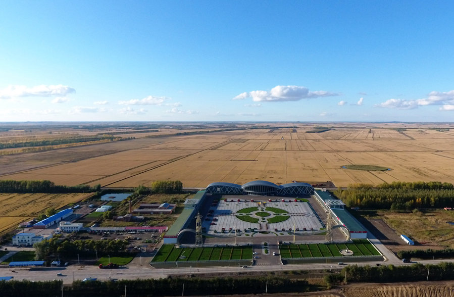 新華社評論員：堅持&ldquo;兩個毫不動搖&rdquo;必須堅定不移