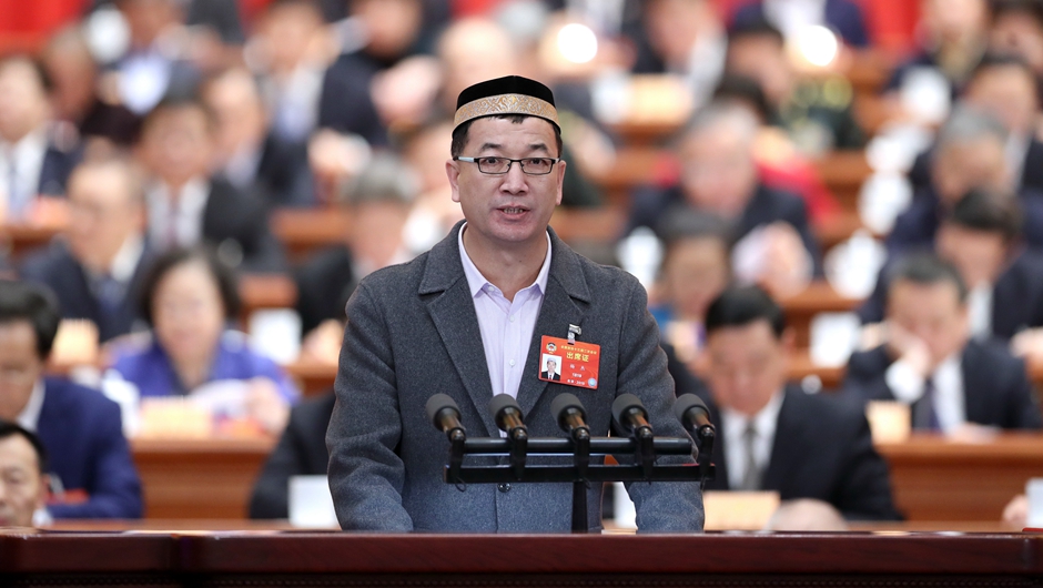 新疆維吾爾自治區(qū)呼圖壁縣政協(xié)副主席、伊斯蘭教協(xié)會會長，呼圖壁縣城鎮(zhèn)陜西寺阿訇 楊杰