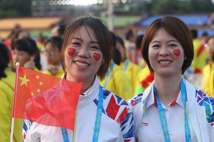 今晚，我們歡聚在天安門(mén)廣場(chǎng)